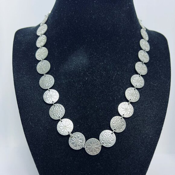 Nine West Vintage America Collection Silver Tone Flower Disks Necklace (5599) - Picture 1 of 5